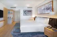 Suite with Lounge Access - City View