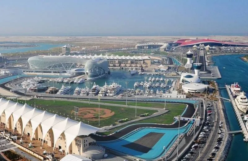 Prohlídka: 2 symboly Abu Dhabi
