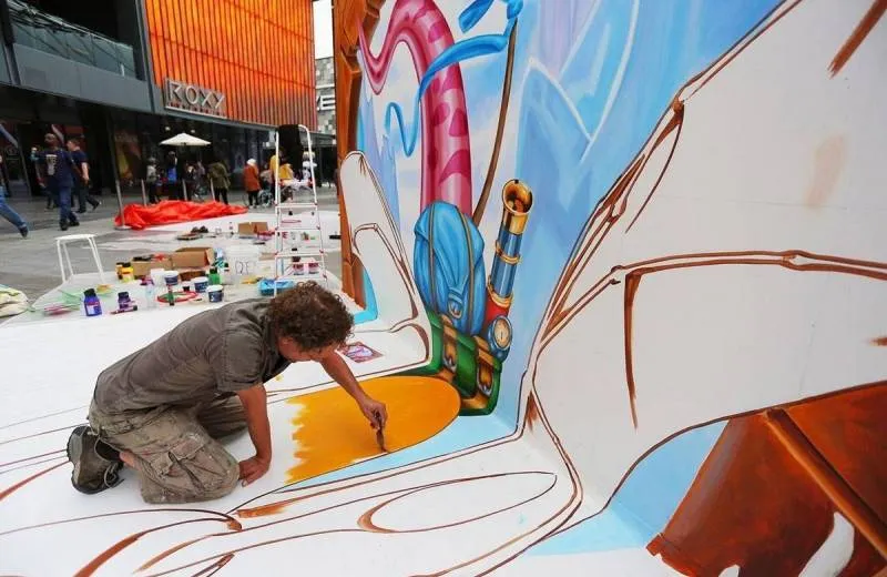 Príprava maľby na budove v CityWalk Dubai