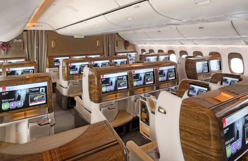 Business trieda Emirates X Mercedes-Benz