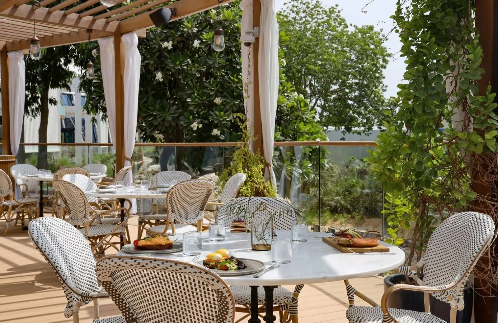 Jumeirah Beach Hotel 5*