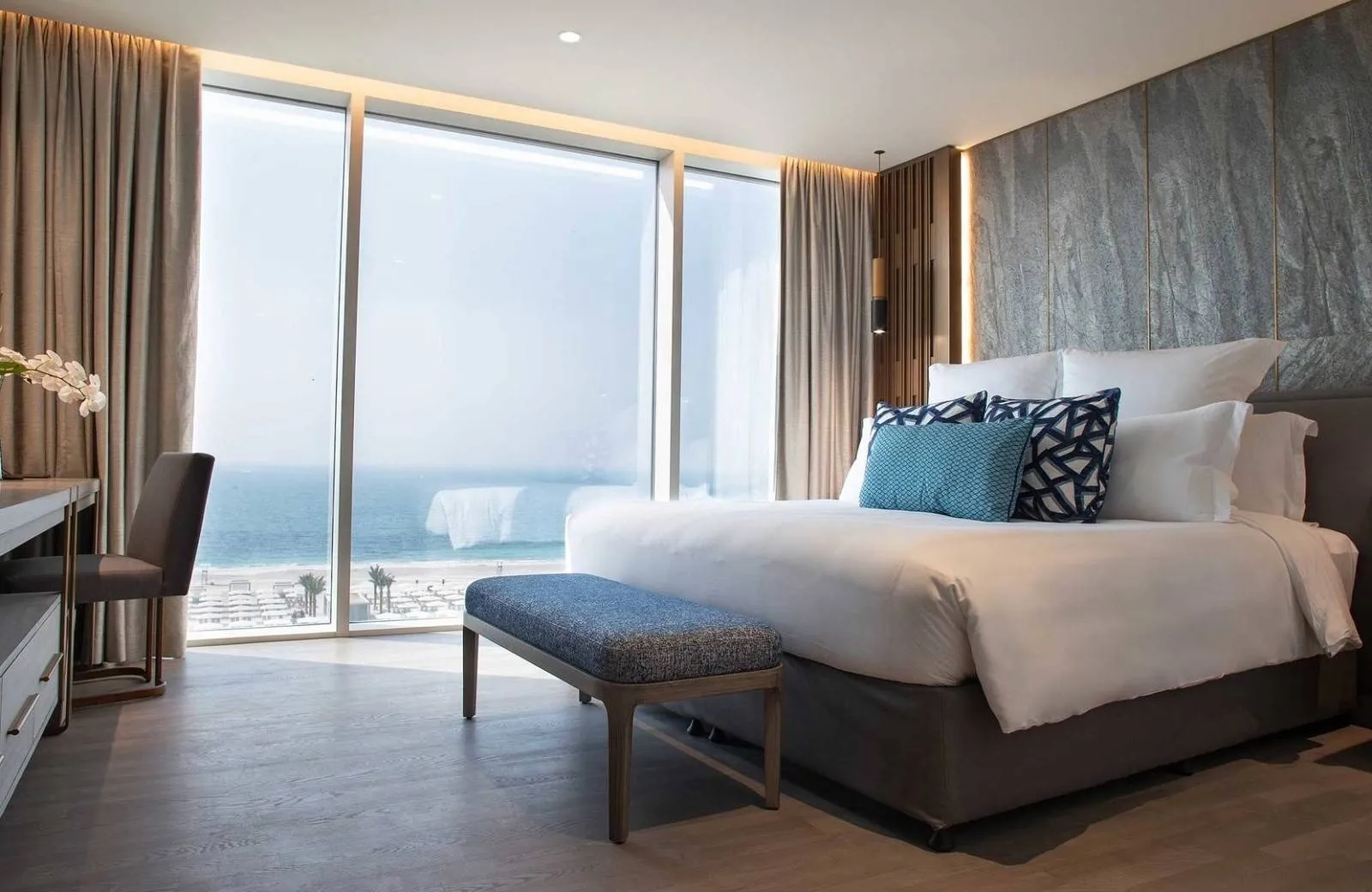 Jumeirah Beach Hotel 5*