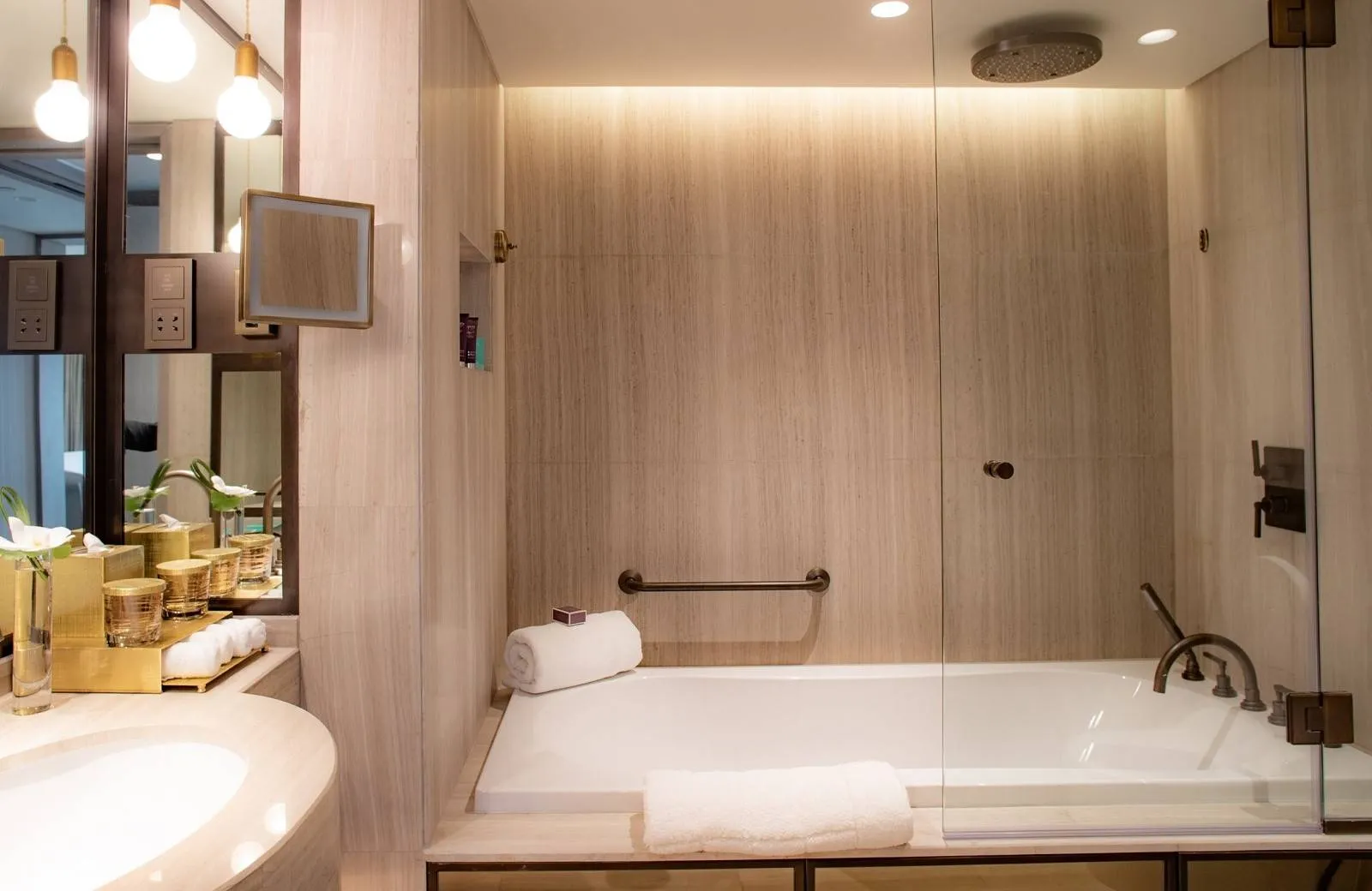 Jumeirah Beach Hotel 5*