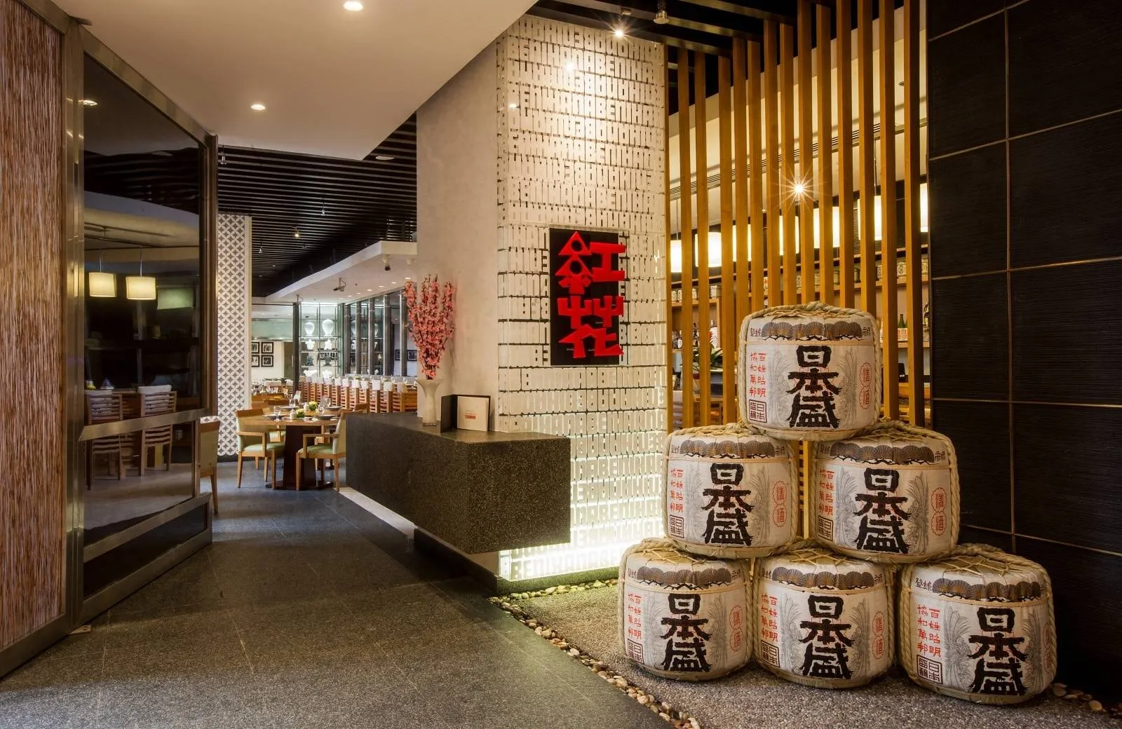 Amwaj Rotana Jumeirah Beach 5*