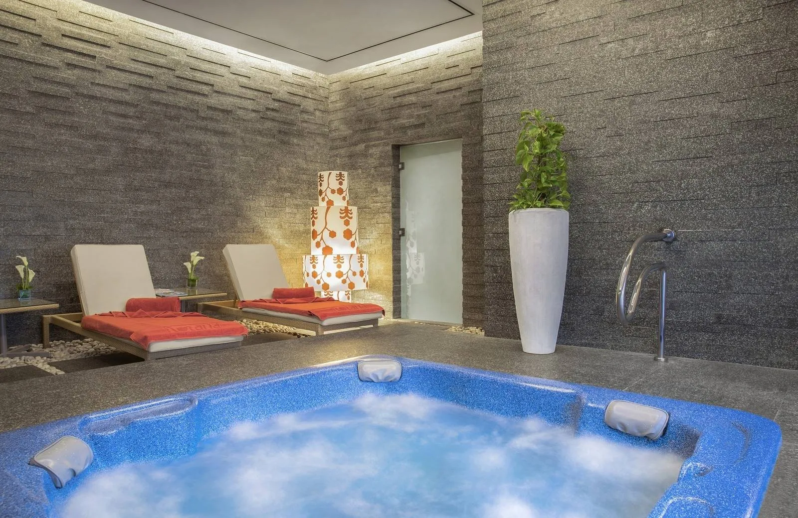 Amwaj Rotana Jumeirah Beach 5*