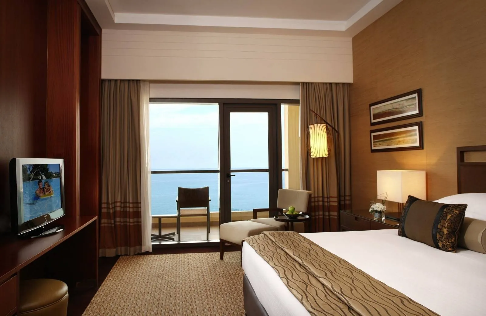 Amwaj Rotana Jumeirah Beach 5*