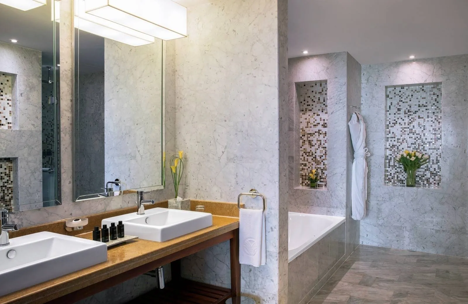 Amwaj Rotana Jumeirah Beach 5*