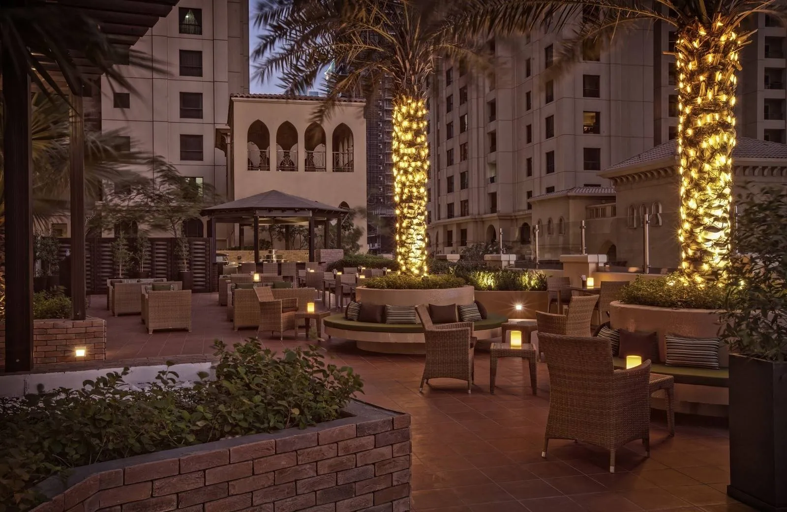 Amwaj Rotana Jumeirah Beach 5*