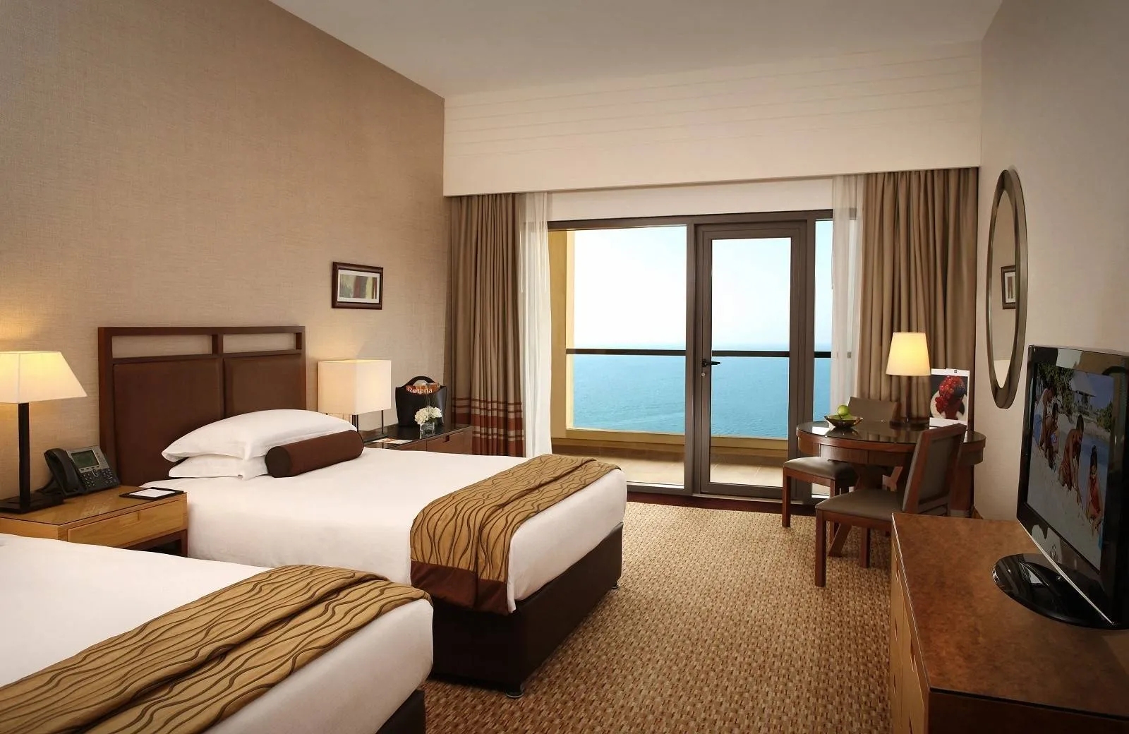 Amwaj Rotana Jumeirah Beach 5*