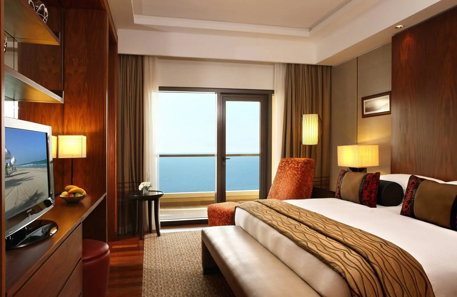 Amwaj Rotana Jumeirah Beach 5*