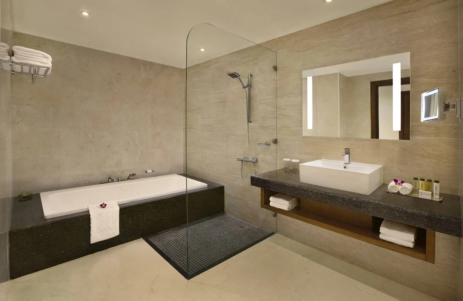 DoubleTree By Hilton Resort & Spa Marjan Island 5*