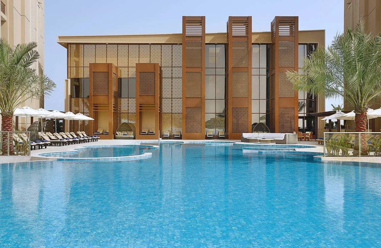 DoubleTree By Hilton Resort & Spa Marjan Island 5*