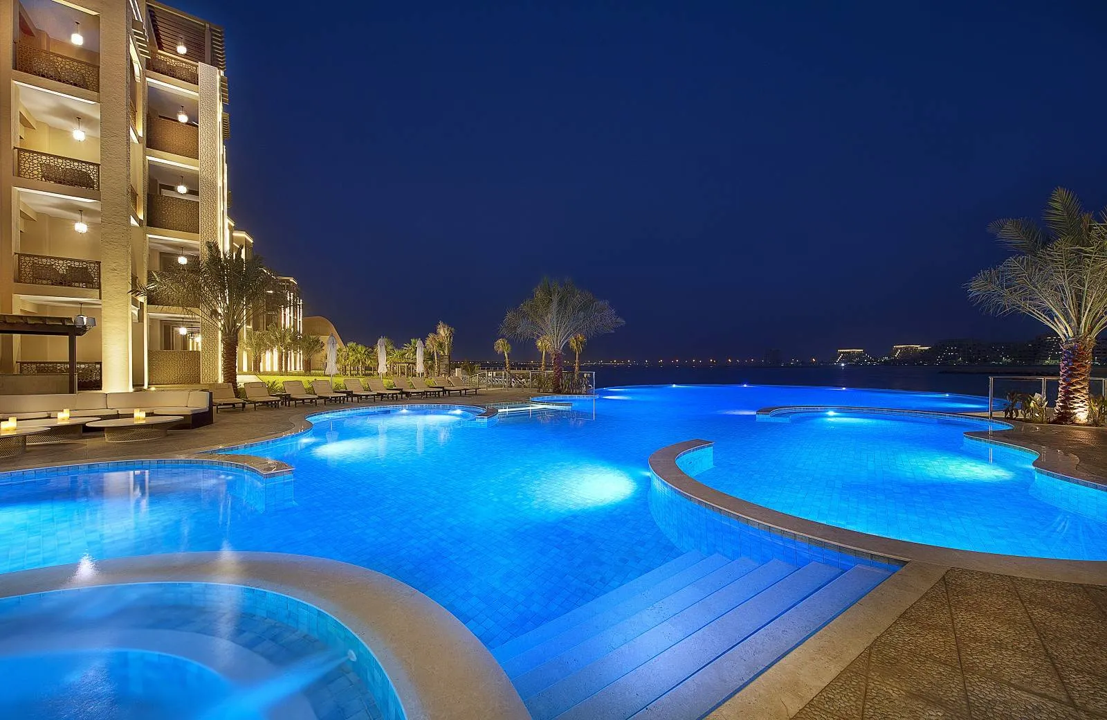 DoubleTree By Hilton Resort & Spa Marjan Island 5*