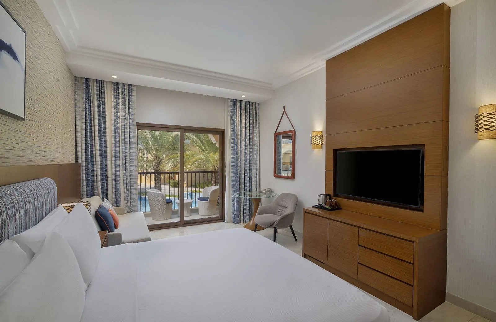 DoubleTree By Hilton Resort & Spa Marjan Island 5*