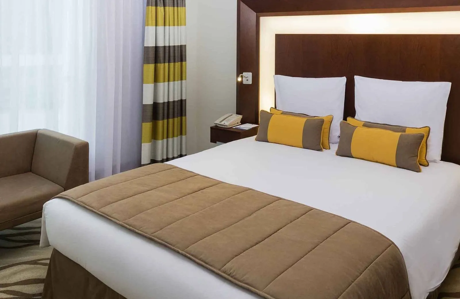 Novotel Dubai Al Barsha 4*