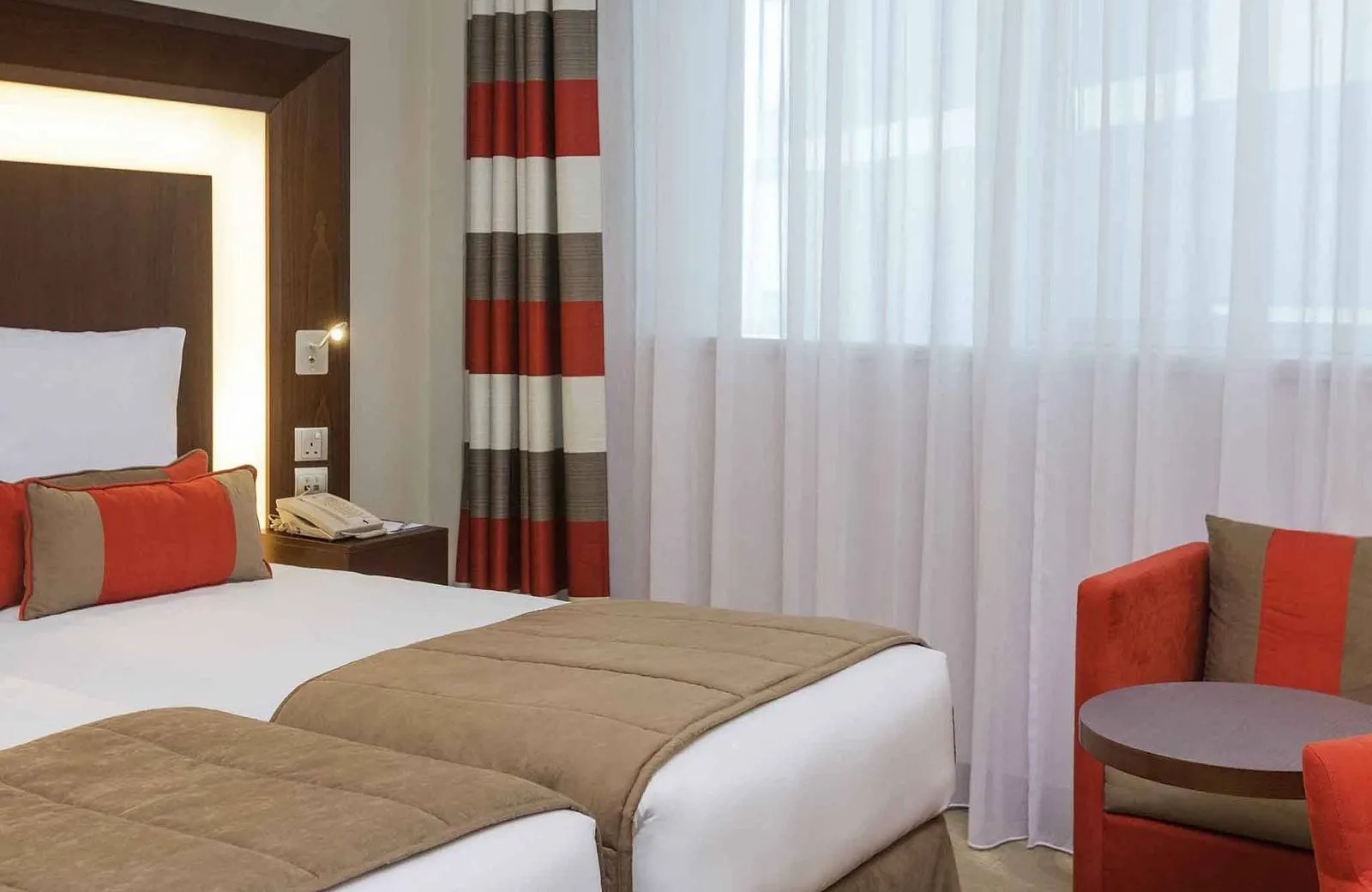 Novotel Dubai Al Barsha 4*