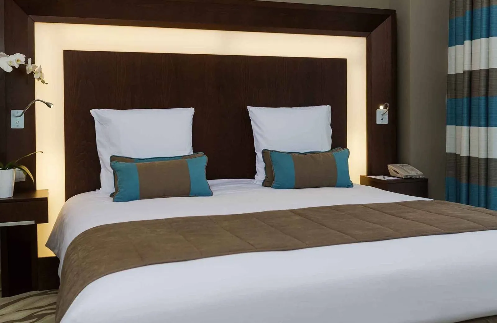 Novotel Dubai Al Barsha 4*