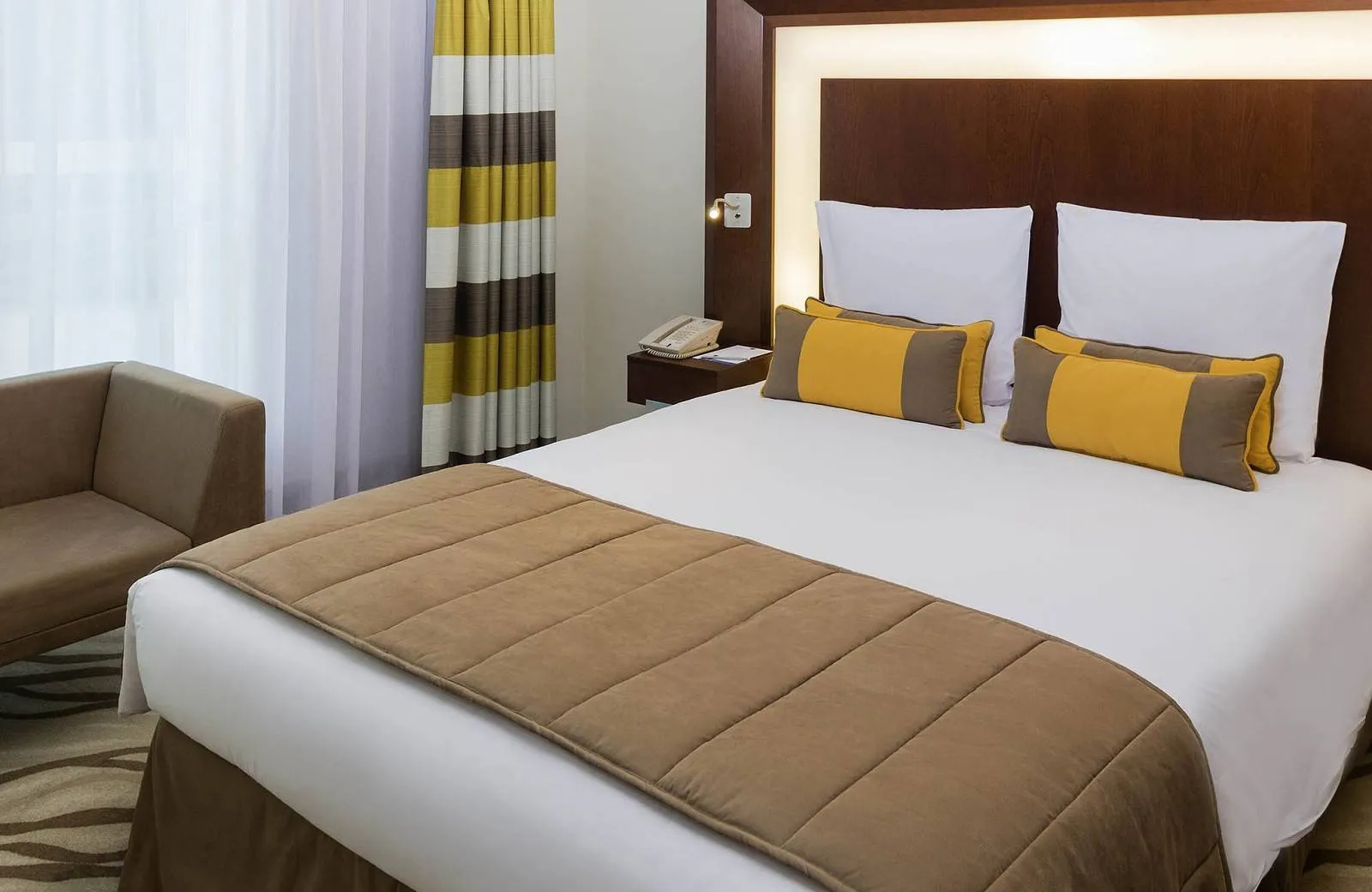 Novotel Dubai Al Barsha 4*