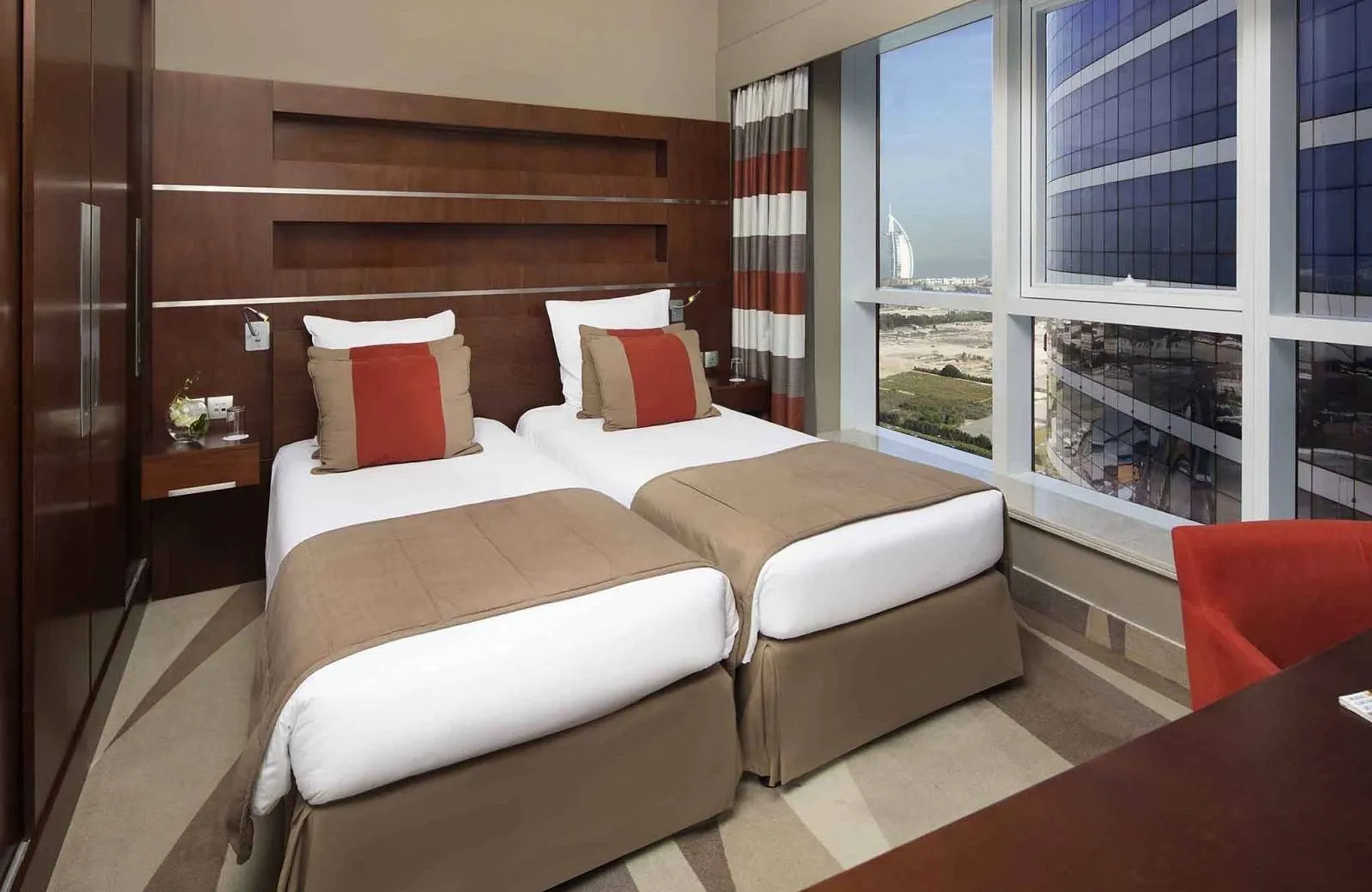 Novotel Dubai Al Barsha 4*