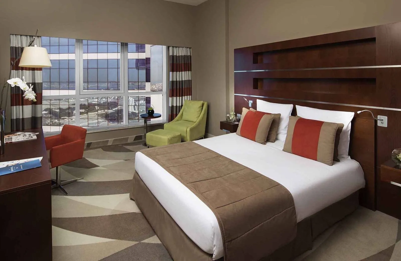 Novotel Dubai Al Barsha 4*