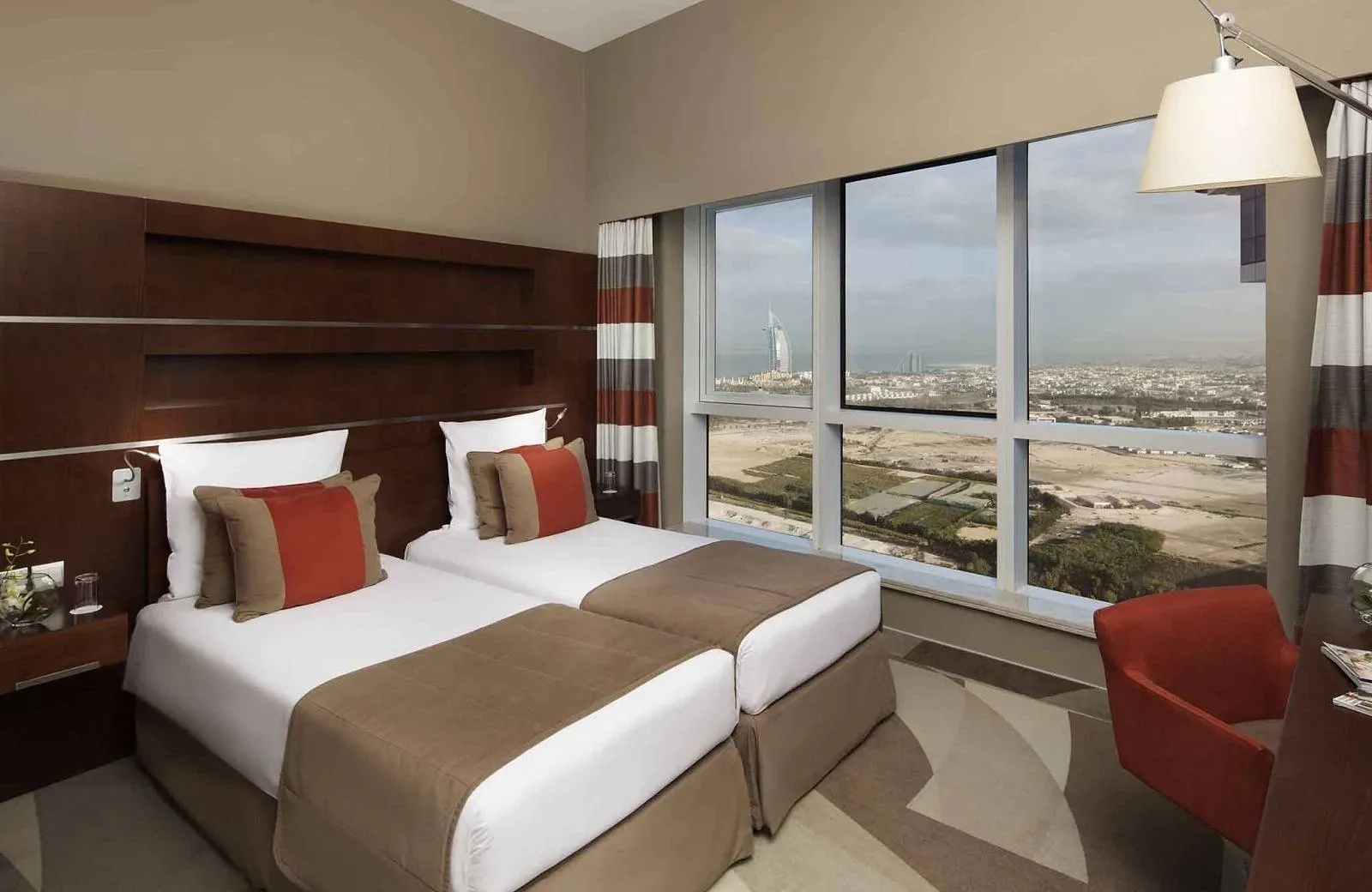 Novotel Dubai Al Barsha 4*