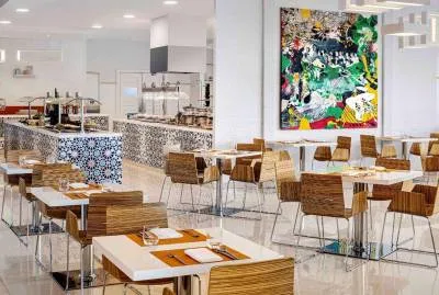 Novotel Dubai Al Barsha 4*