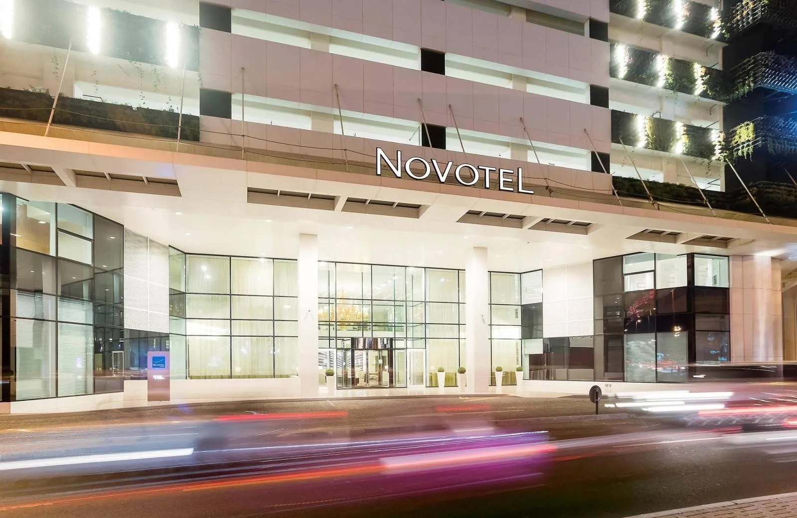 Novotel Dubai Al Barsha 4*