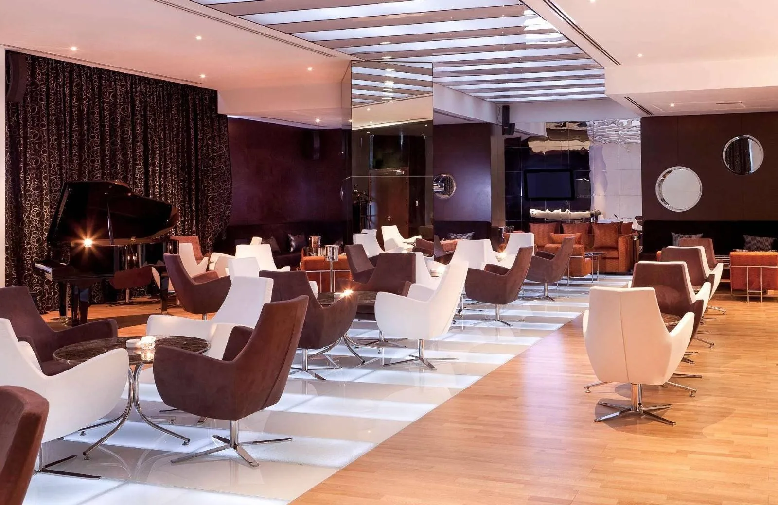 Novotel Dubai Al Barsha 4*