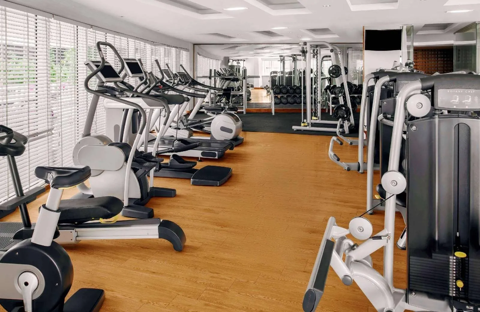 Novotel Dubai Al Barsha 4*