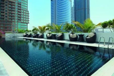 Mövenpick Hotel Jumeirah Lakes Towers 5*