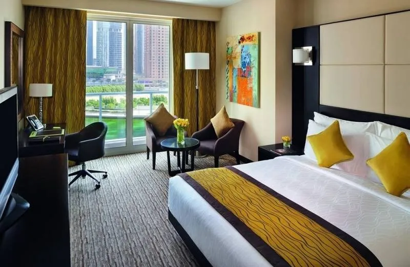 Mövenpick Hotel Jumeirah Lakes Towers 5*