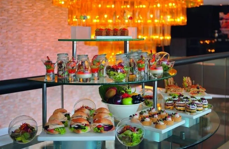 Mövenpick Hotel Jumeirah Lakes Towers 5*