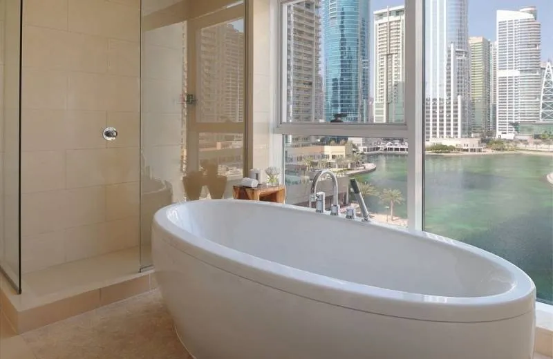 Mövenpick Hotel Jumeirah Lakes Towers 5*