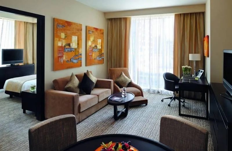 Mövenpick Hotel Jumeirah Lakes Towers 5*