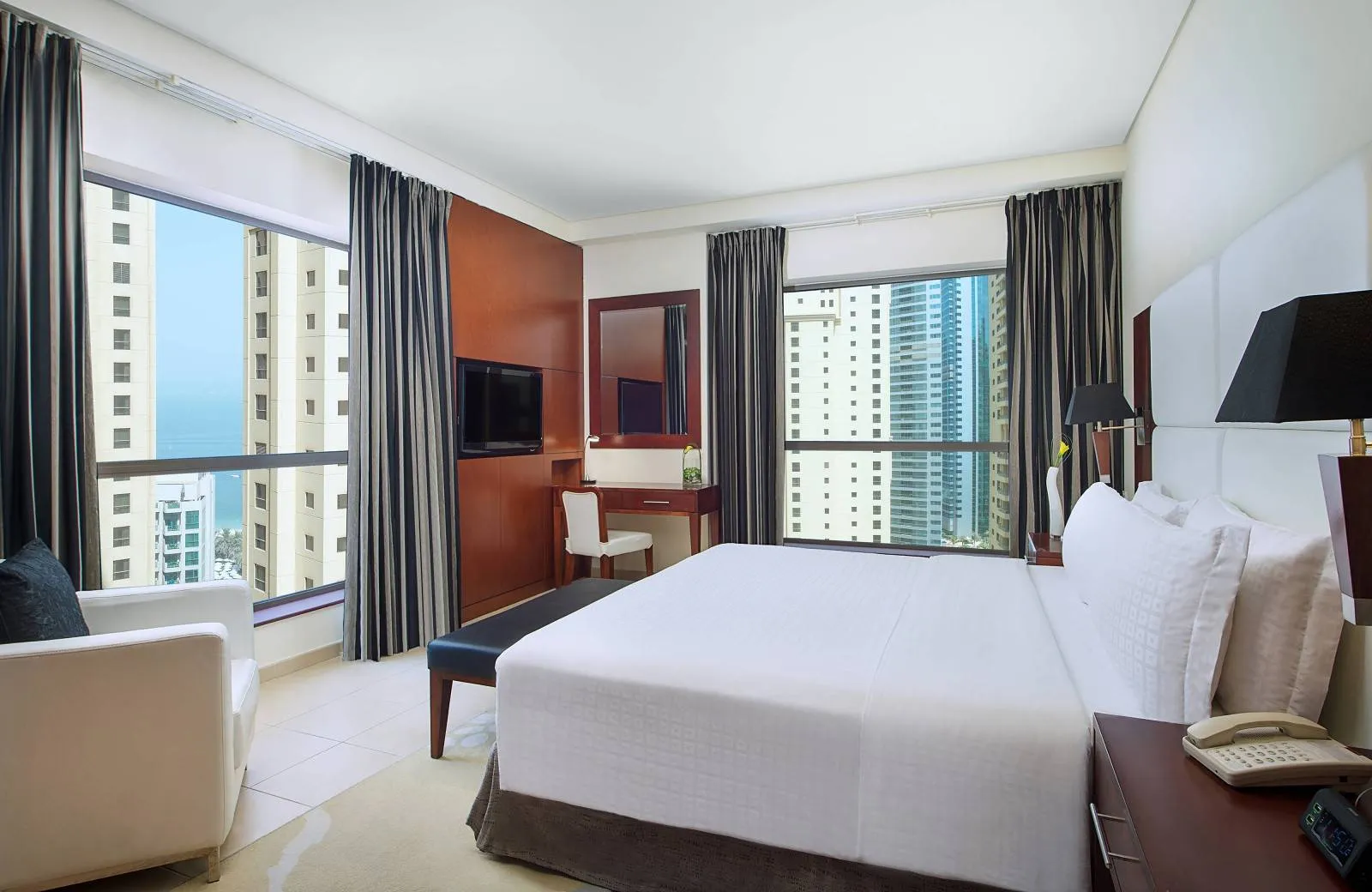 Delta Hotels by Marriott Jumeirah Beach, Dubai 4*