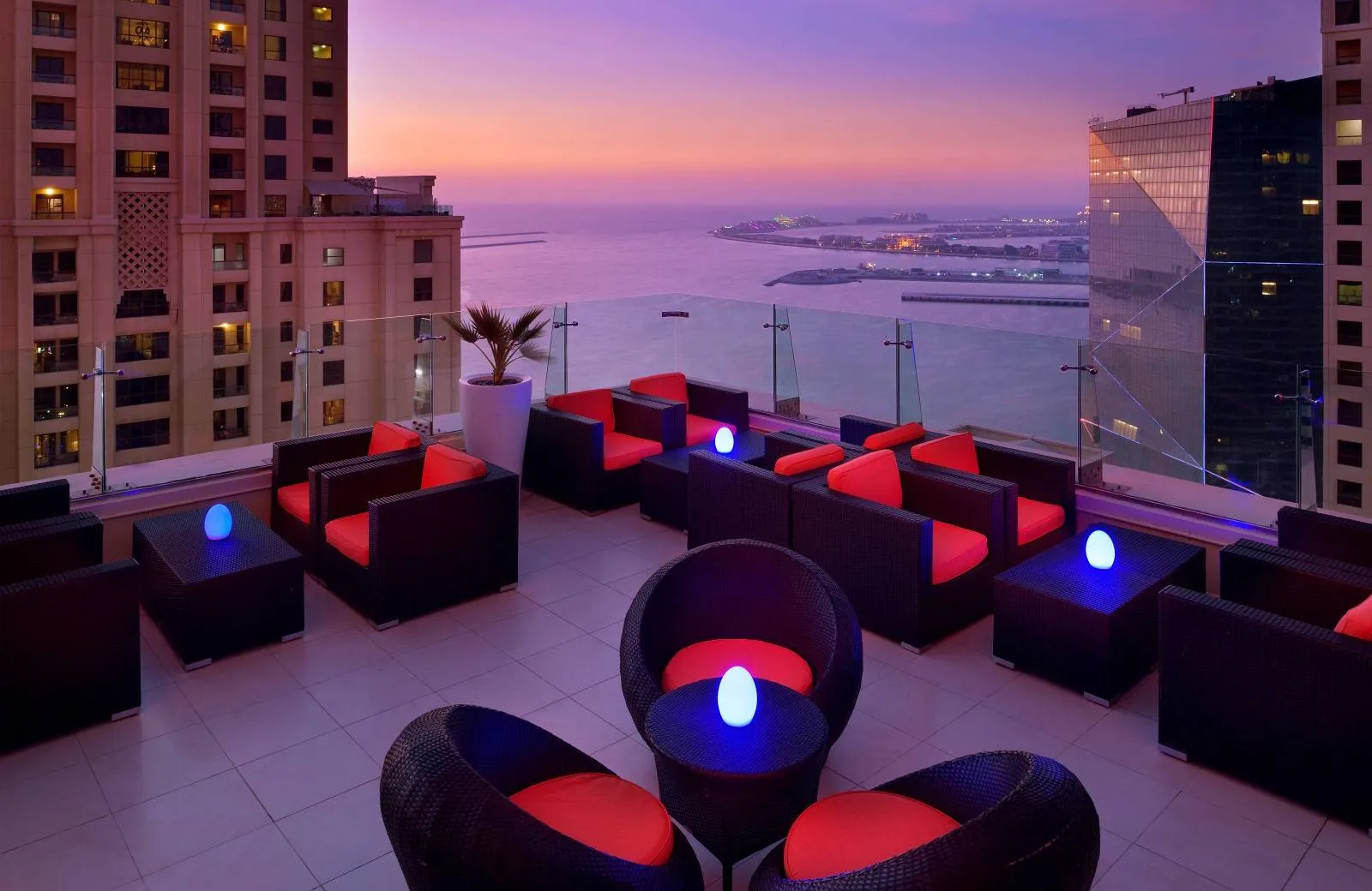 Delta Hotels by Marriott Jumeirah Beach, Dubai 4*