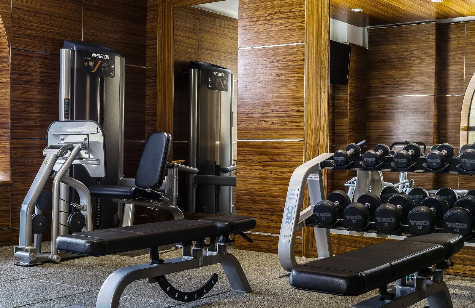 Hilton Dubai The Walk 4*