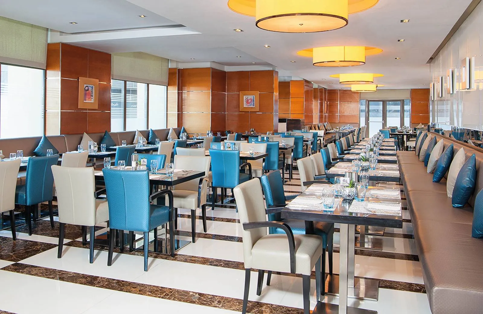 Hilton Dubai The Walk 4*