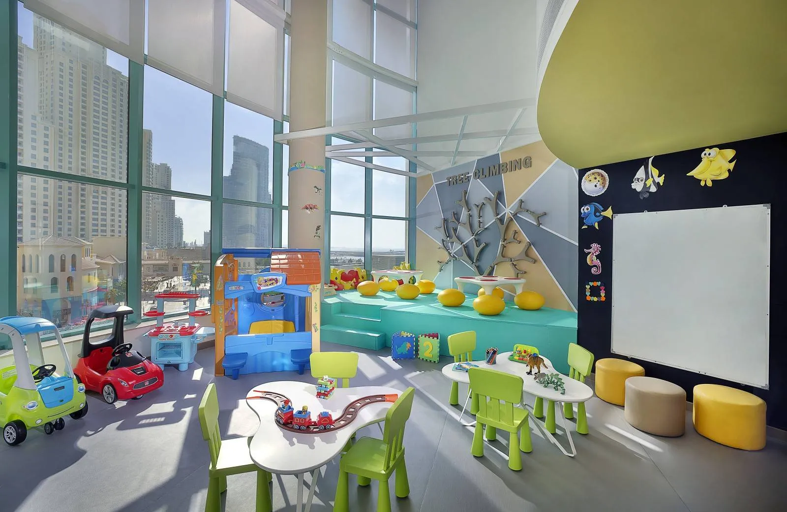 Hilton Dubai The Walk 4*