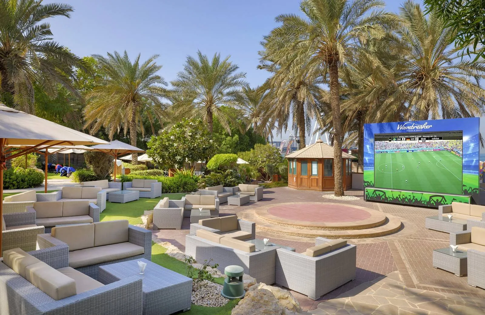 Hilton Dubai The Walk 4*