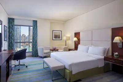 Hilton Dubai The Walk 4*