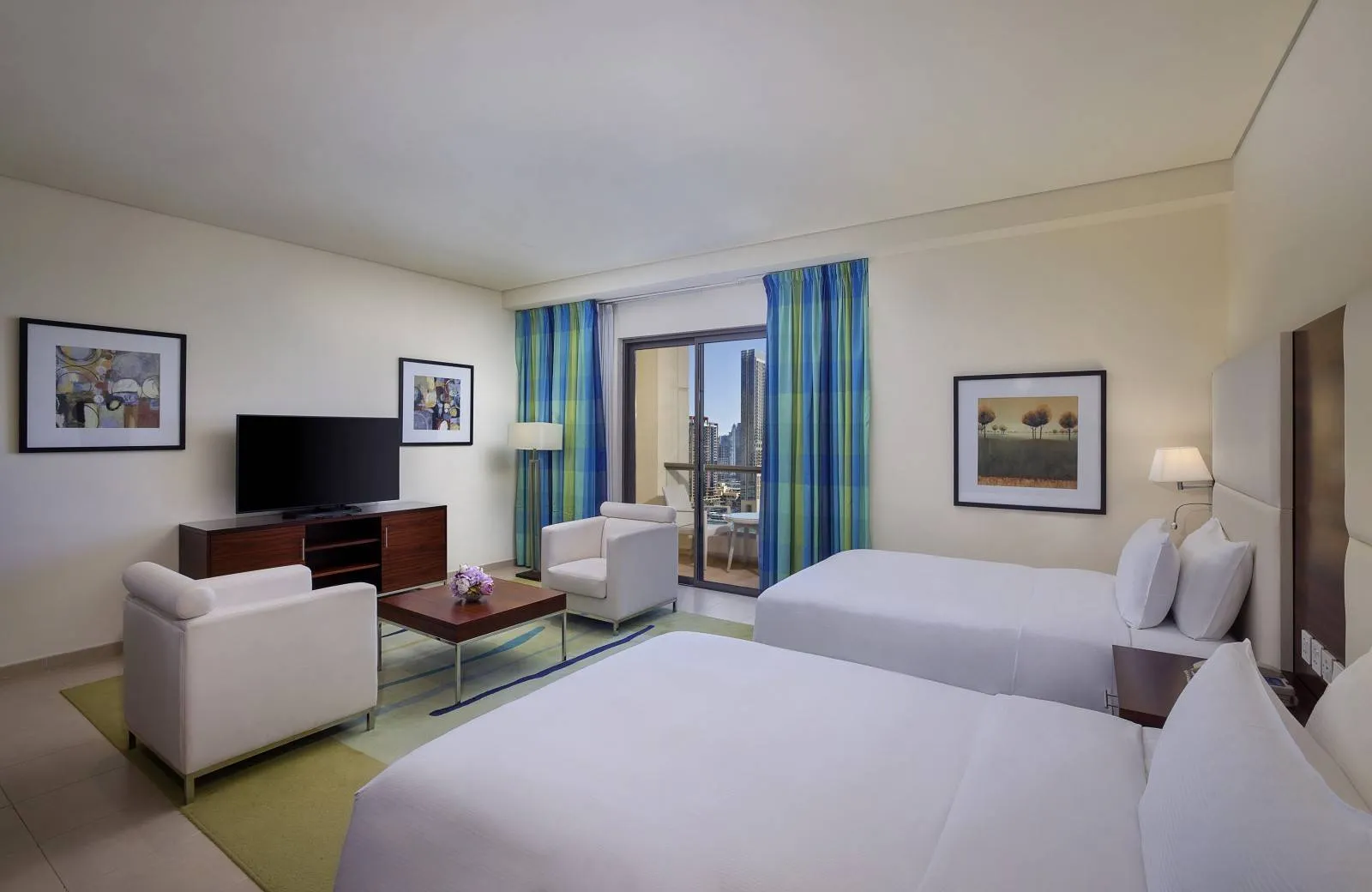 Hilton Dubai The Walk 4*