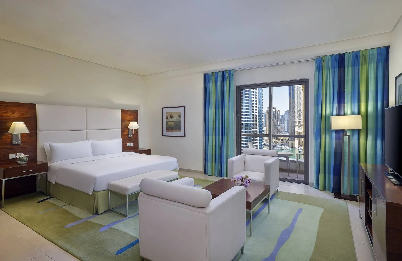 Hilton Dubai The Walk 4*