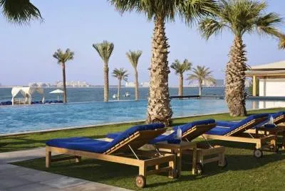 DoubleTree by Hilton Dubai Jumeirah Beach 4*
