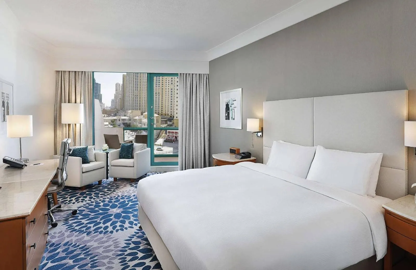 Hilton Dubai Jumeirah Resort 5*