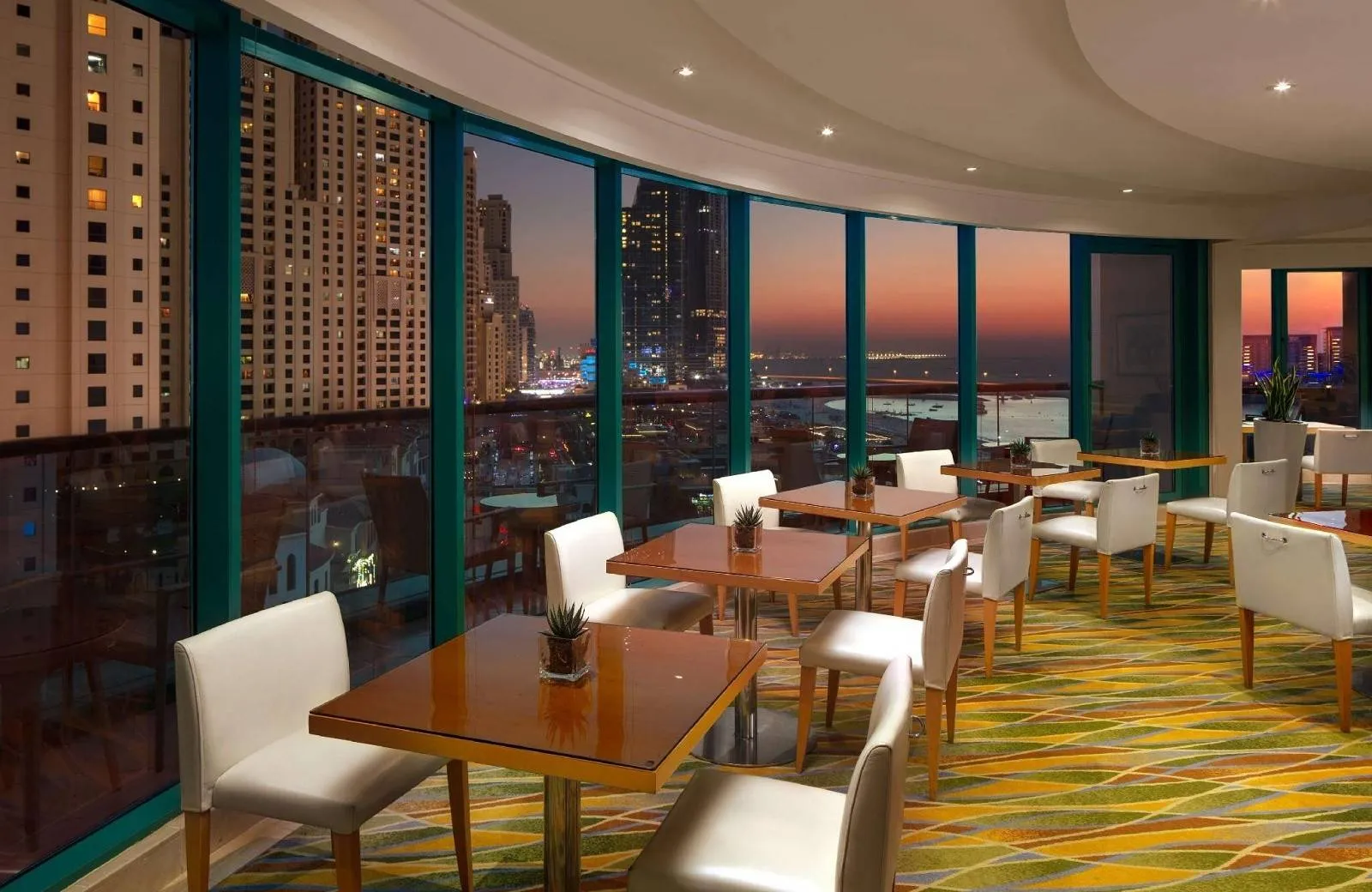 Hilton Dubai Jumeirah Resort 5*