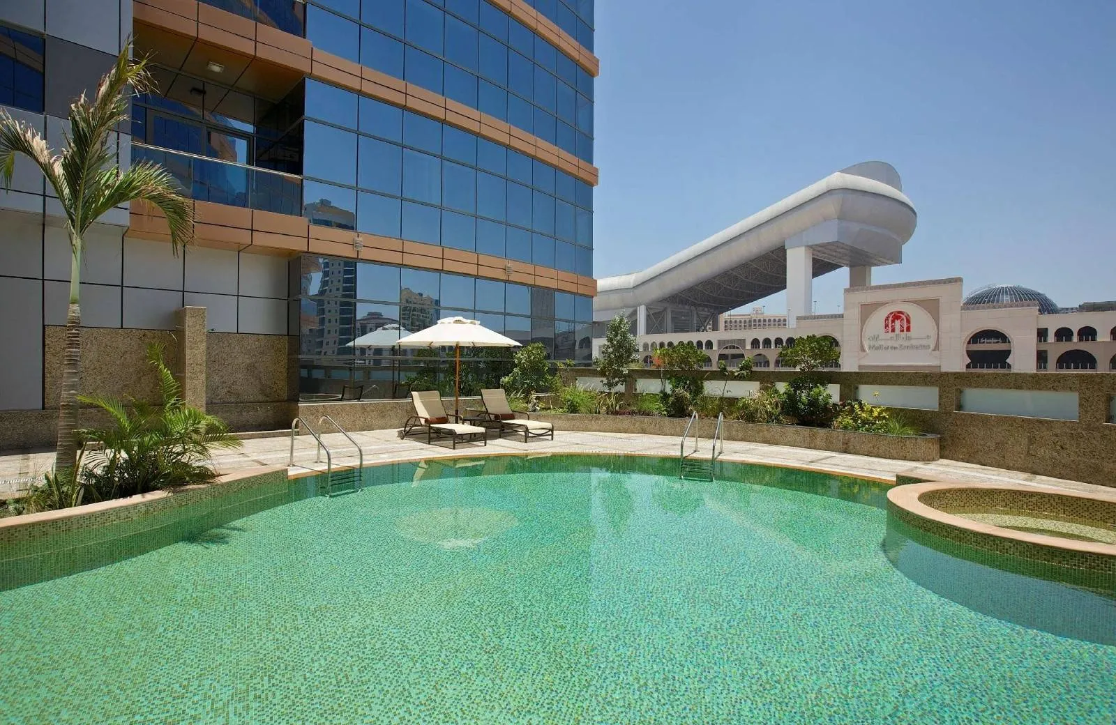 DoubleTree by Hilton Hotel & Residences Dubai Al Barsha  4*