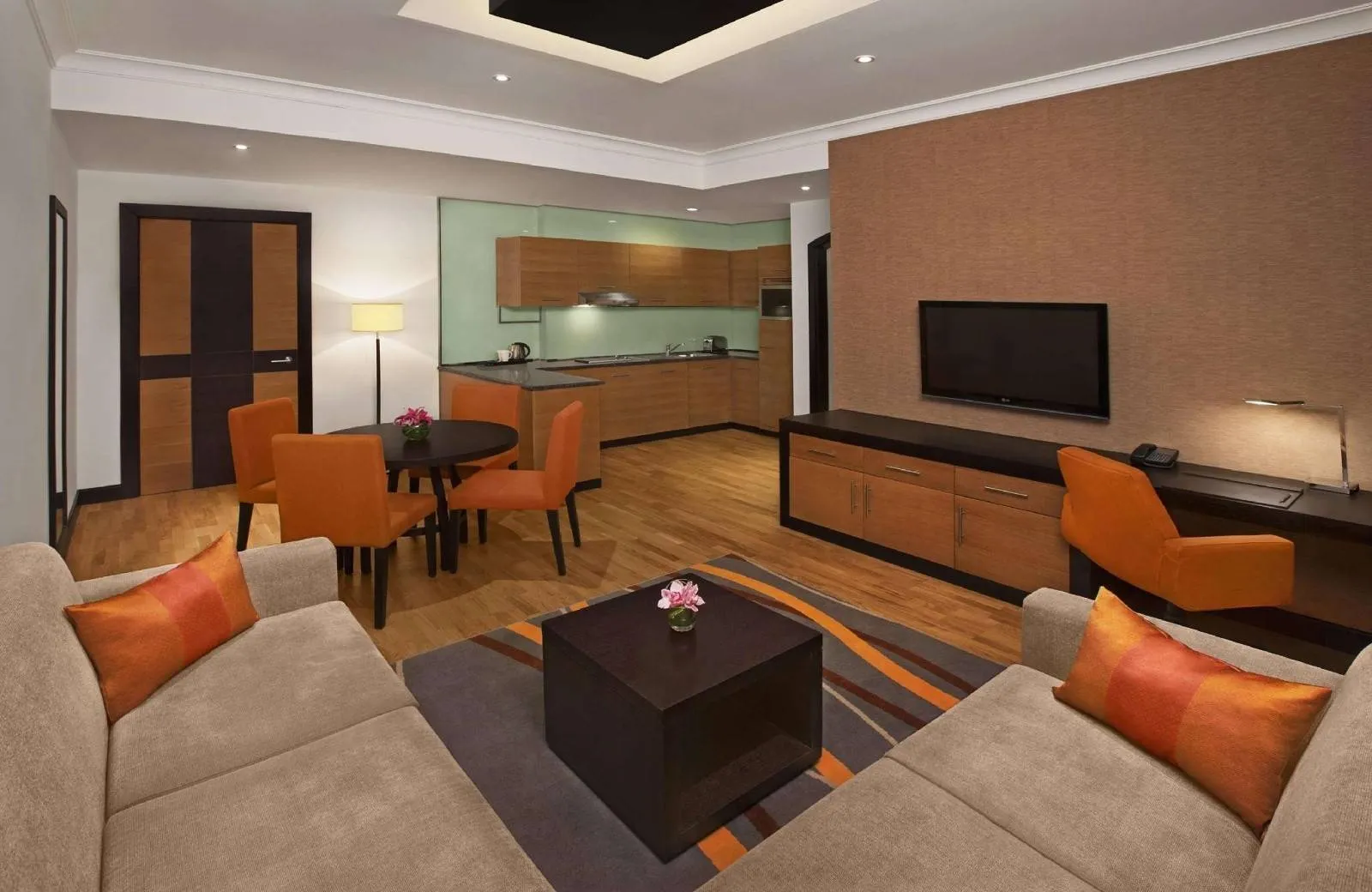 DoubleTree by Hilton Hotel & Residences Dubai Al Barsha  4*