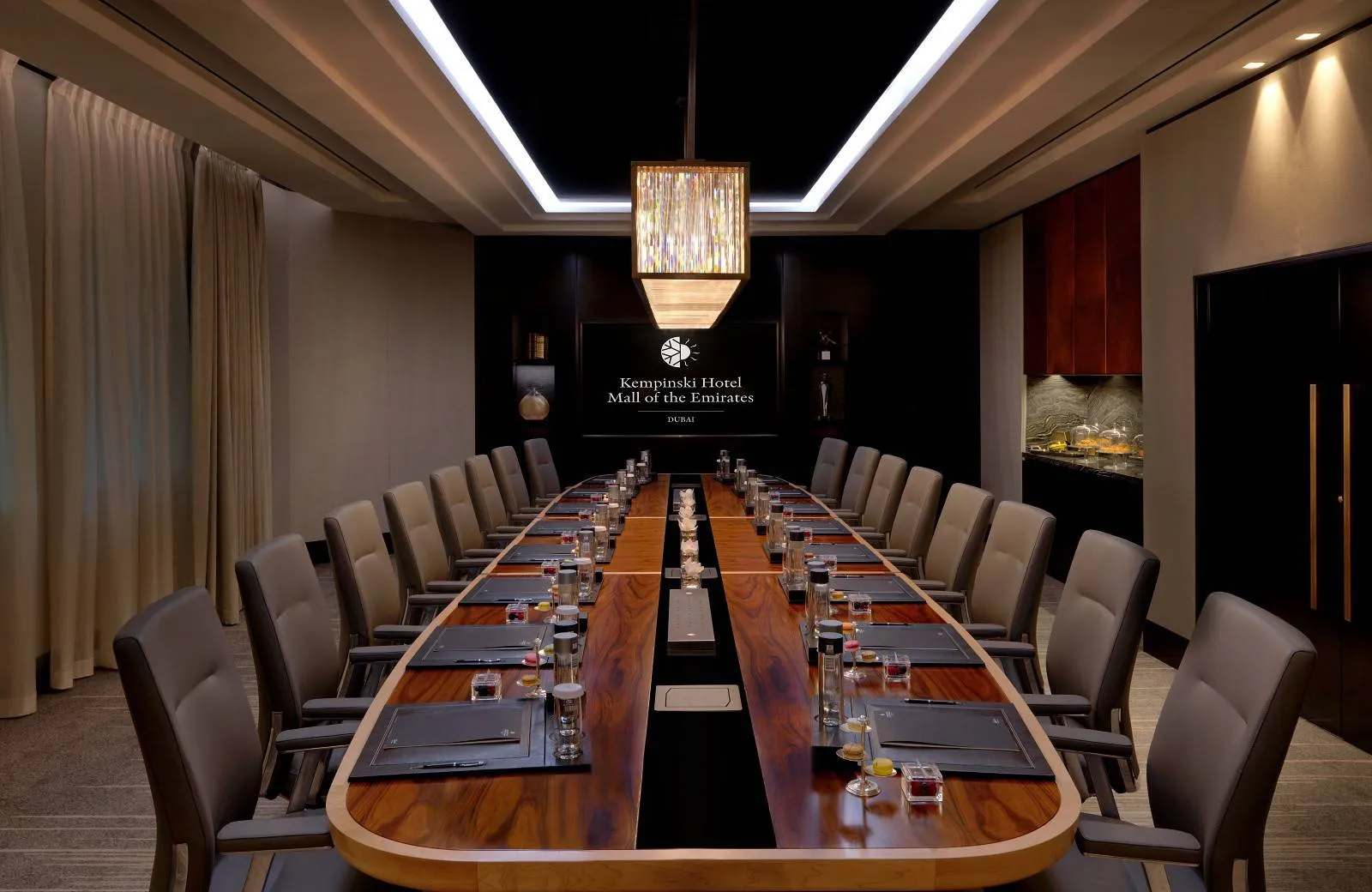 Kempinski Hotel Mall of the Emirates 5*