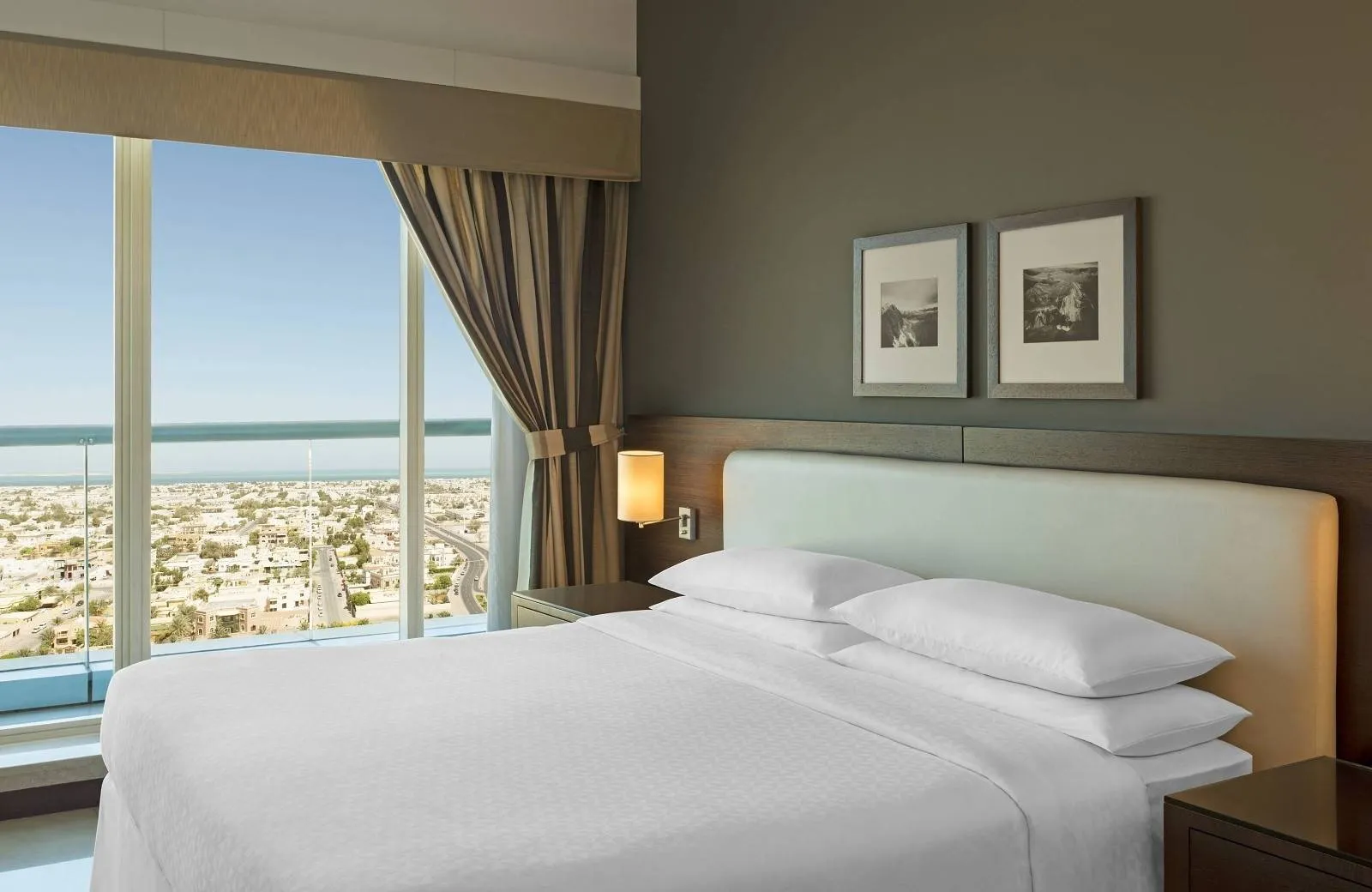 Four Points By Sheraton Sheikh Zayed Road 4*